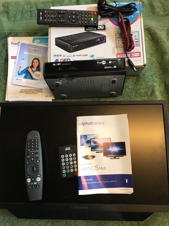 televiseur +decodeur pour camping car 400 Unias (42)