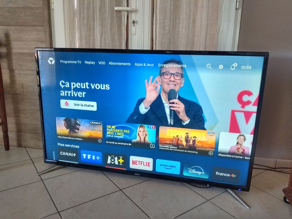 T�l�viseur de marque AKAI Ecran: 140 cm 200 Les Essarts (85)