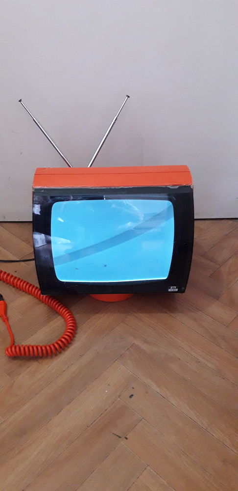 T�l�viseur orange PRINCE pur vintage 65 Marseille 15 (13)