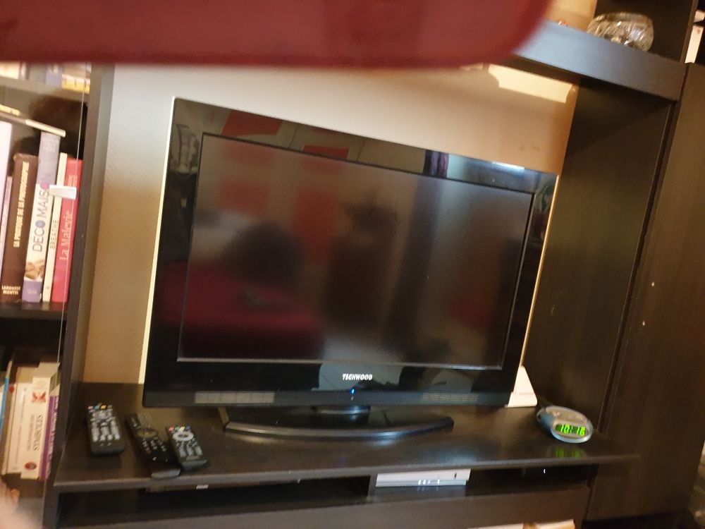 televiseur en parfait �tat  avec sa t�l�commande 200 Chalon-sur-Sa�ne (71)