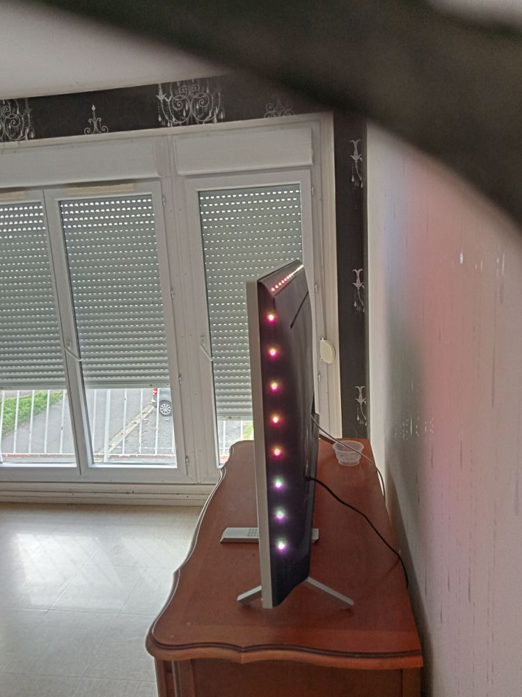 T�l�viseur Philips Amblight 380 Paray-le-Monial (71)