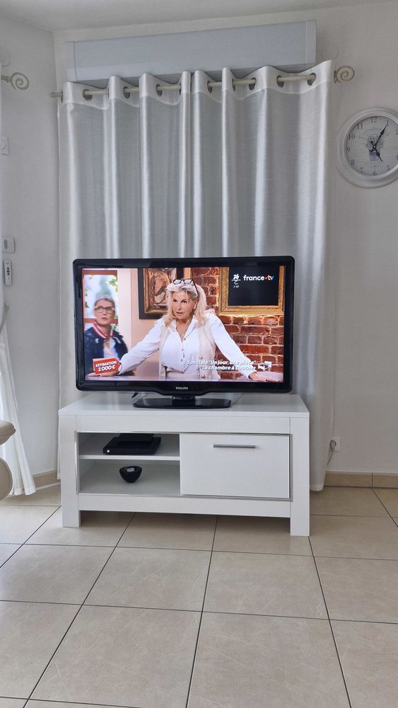 t�l�viseur+Philips 80 Antibes (06)