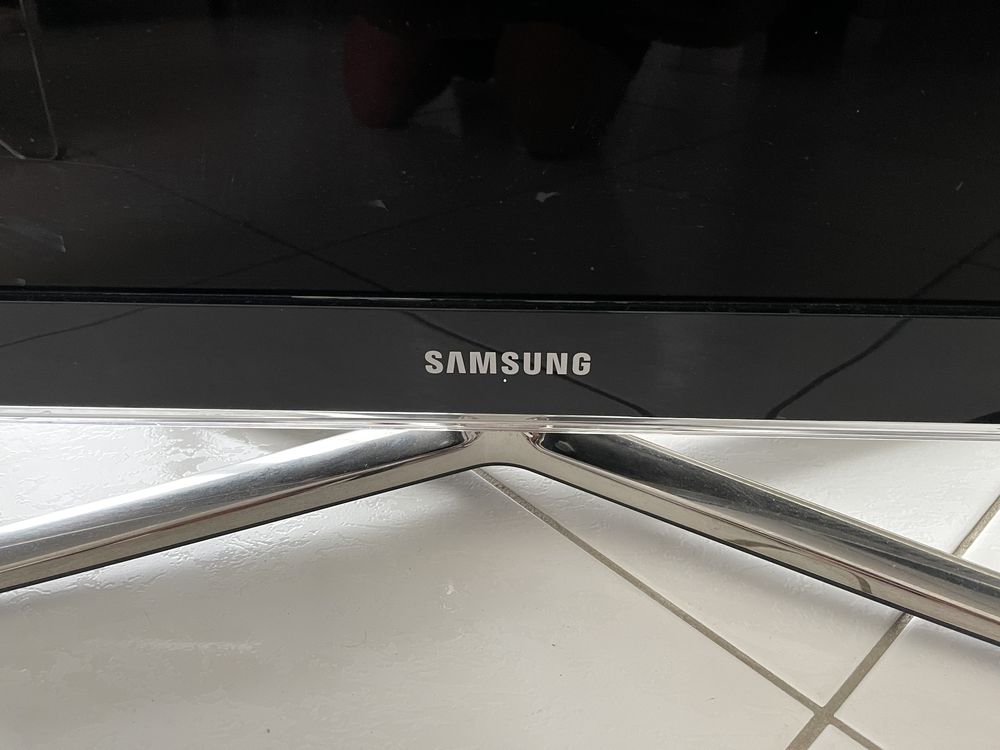 Televiseur 3D Samsung en tres bon etat 200 Cranves-Sales (74)