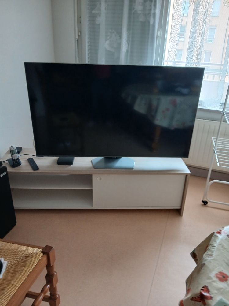 TELEVISEUR 900 Le Coteau (42)