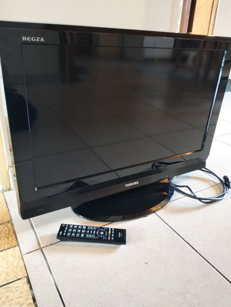 T�l�viseurs Toshiba LCD 66cm 15 Combrand (79)
