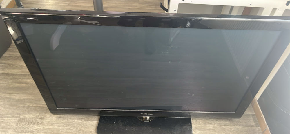 T�l�vision 124cm 150 Saint-Pol-sur-Mer (59)