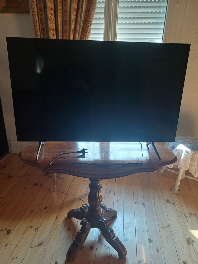 T�l�vision 1�re main  ,en tr�s  bon �tat. 150 Vichy (03)