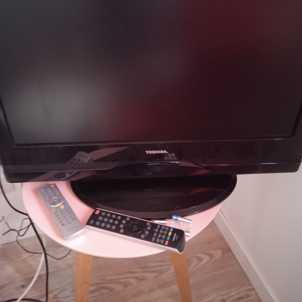 t�l�vision lcd avec d�codeur 55 cm avec d�codeur
marque tosh 60 Salaise-sur-Sanne (38)