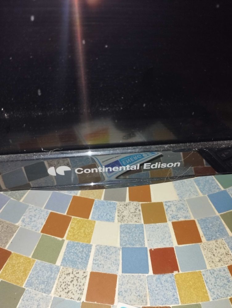 t�l�vision Continental Edison 138,7cm (Faire offre) 0 Bar-sur-Seine (10)