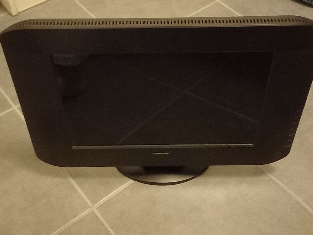 t�l�vision DNESX A15TNT 38cm tr�s bon �tat. 120 Saint-�tienne (42)