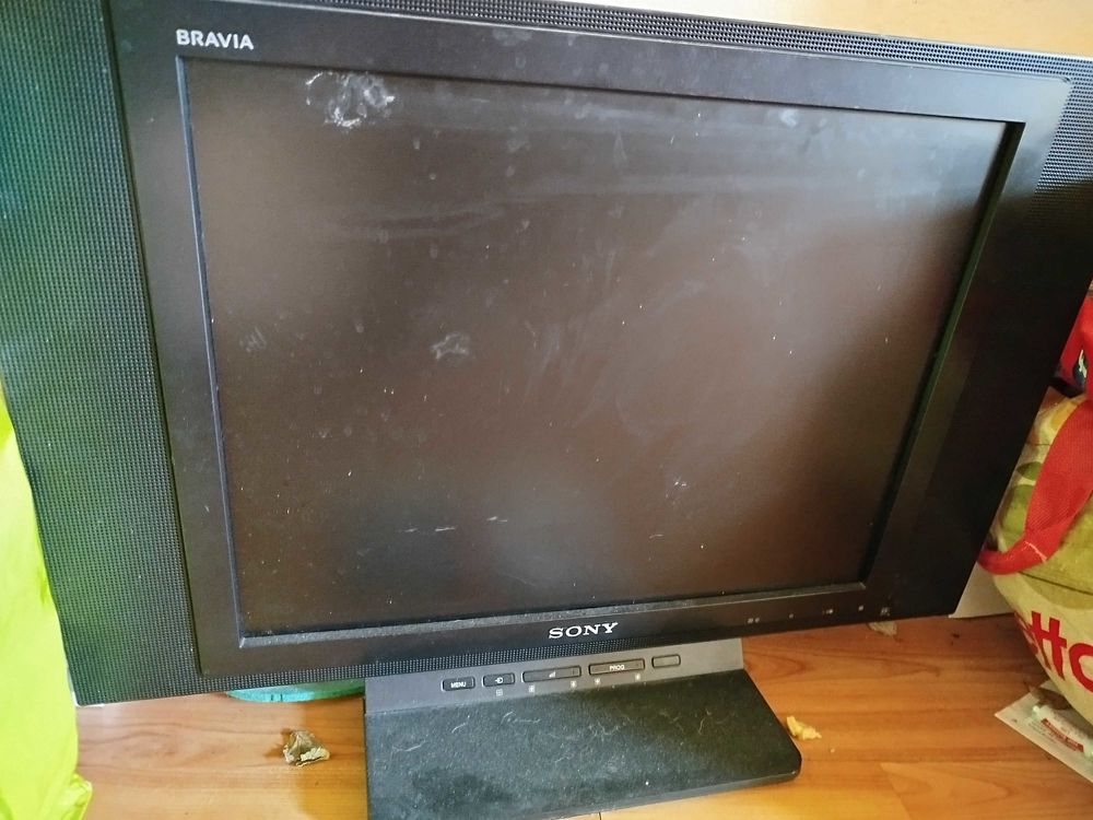 t�l�vision �cran plat 50 cm avec prise p�ritel couleur fonctionne tr�s bien 20 Vic-la-Gardiole (34)