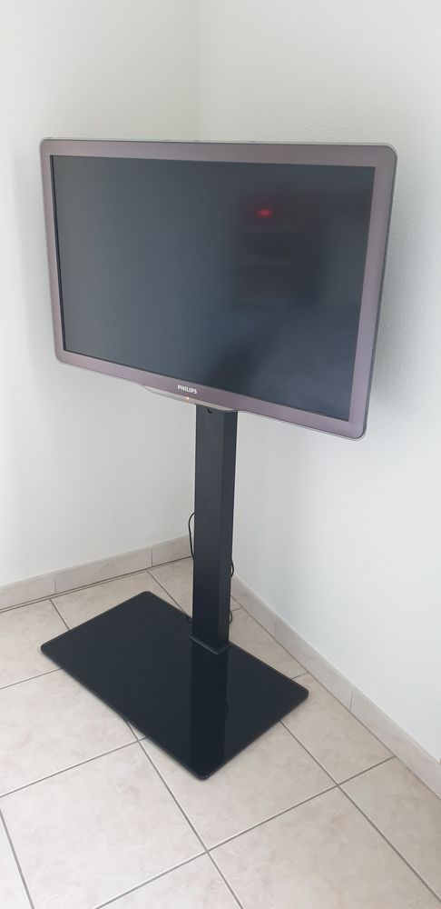 TELEVISION SUR PIED 120 Caderousse (84)