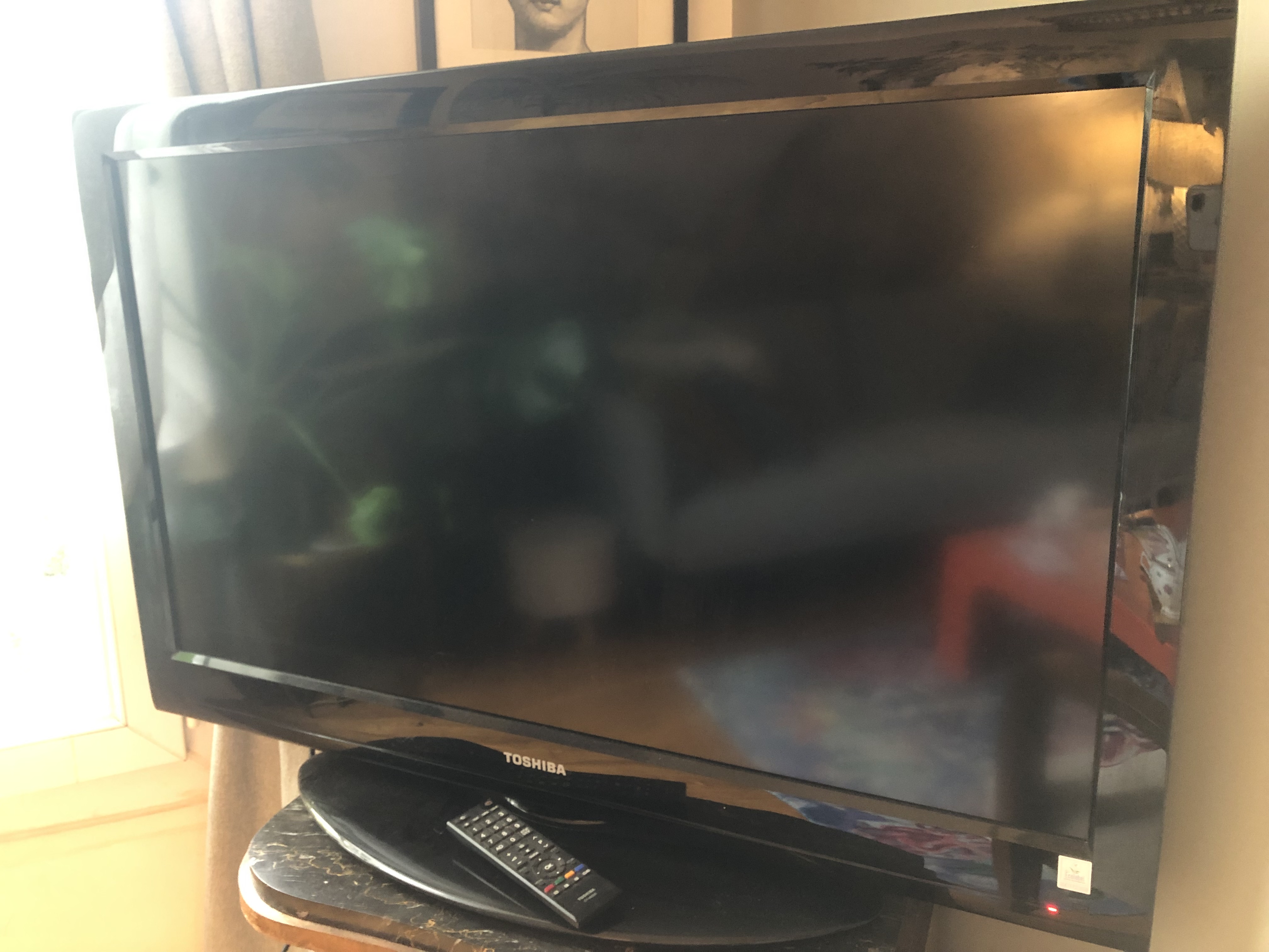 t�l�vision Toshiba 
40LV833N 50 Paris 18 (75)