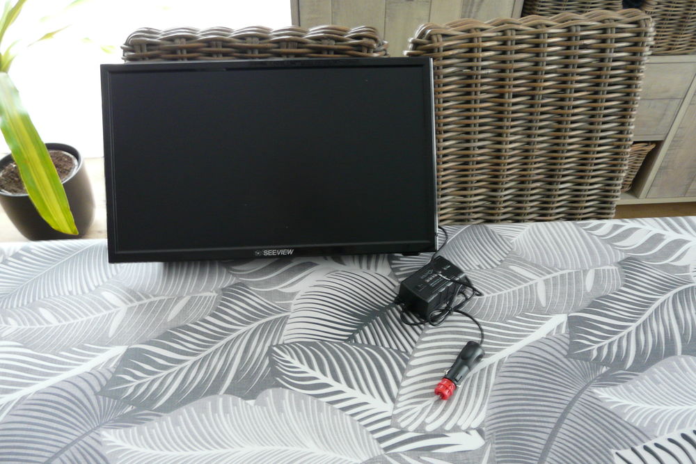 T�l�vision 18'' 47 cm - 12 volts camping car ou caravane 100 Saint-Pantal�on-de-Larche (19)