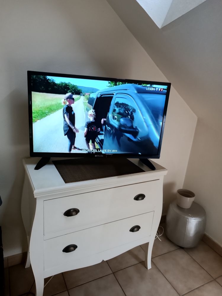 T�l�vision 55 110 Nemours (77)