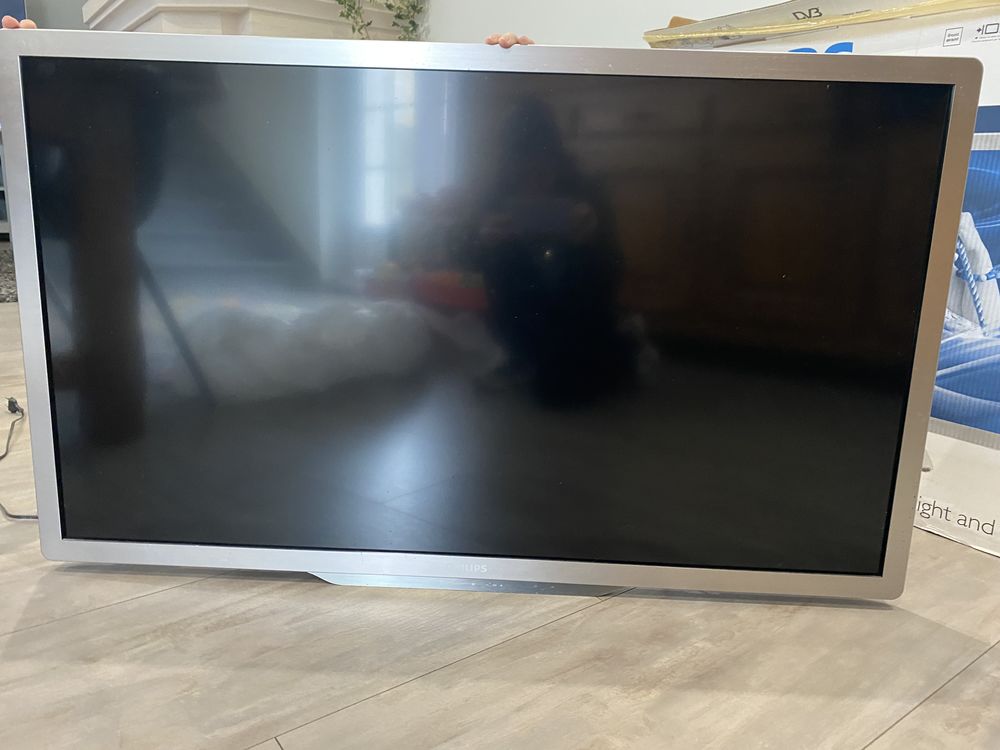 television 200 Rouvres-Saint-Jean (45)