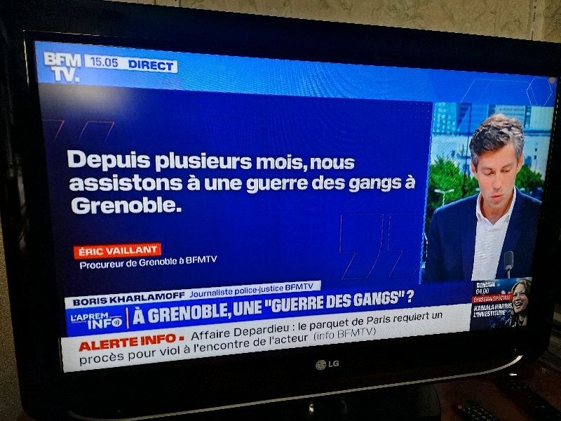  t�l�vision 80 cm LG 100 Villeneuve-le-Roi (94)