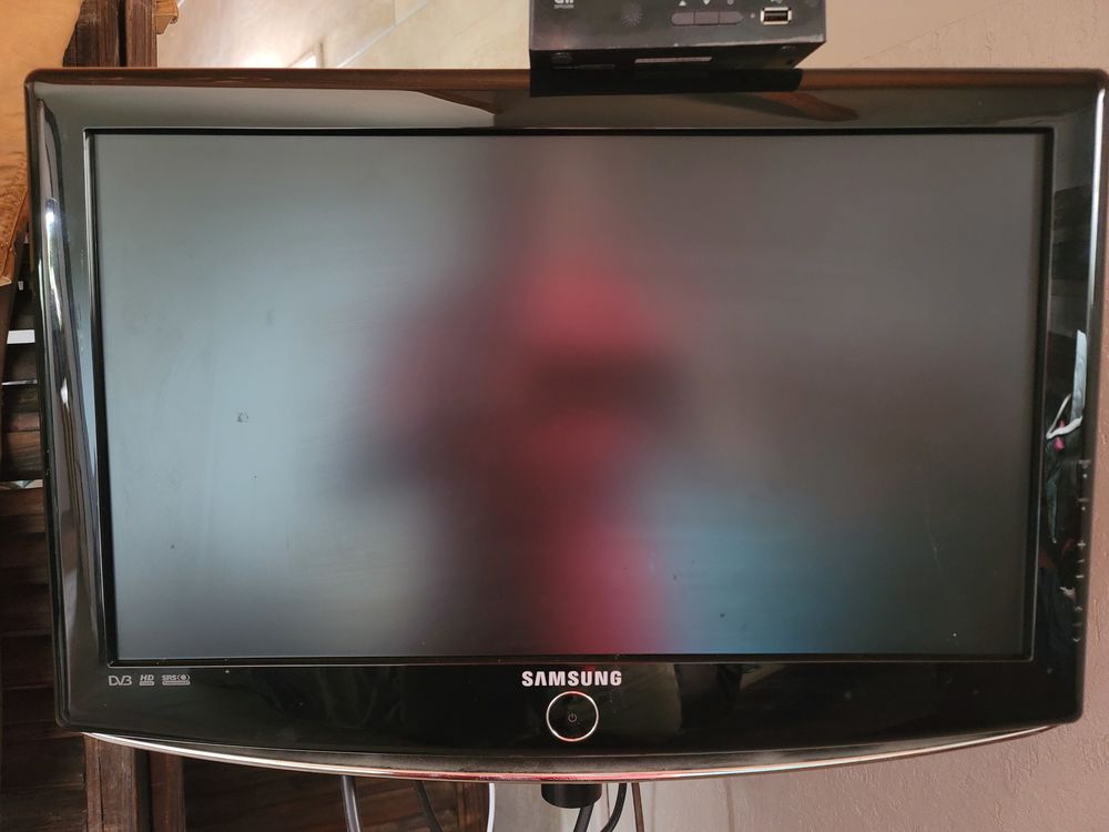 2 t�l�visions PIONEER 58cm 100 Saubrigues (40)