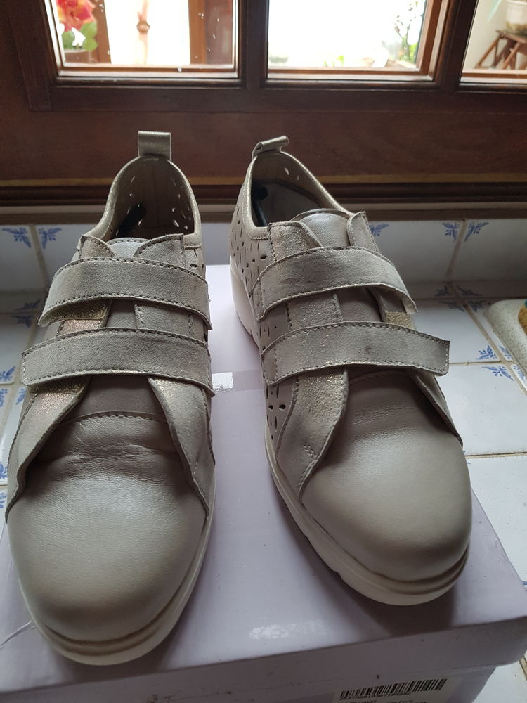 tennis  beige nacr� 15 Blennes (77)