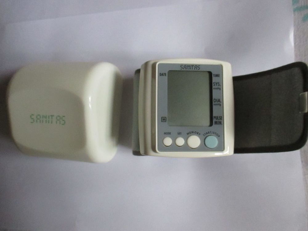 Tensiom�tre de poignet 25 P�ronnas (01)