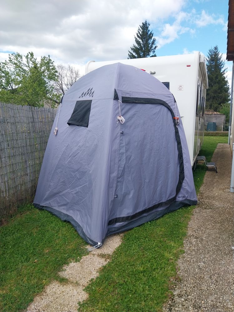 Tente d'appoint camping 120 Biars-sur-C�re (46)