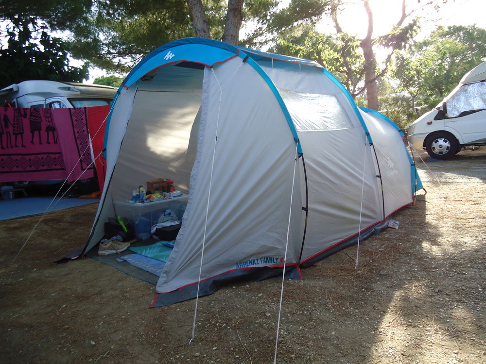 Tente de camping 4 places avec glacière électrique 235
0 Grasse (06)