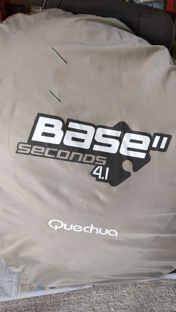 une tente pour 6 personne neuf jamais utilis� . 150 Madaillan (47)