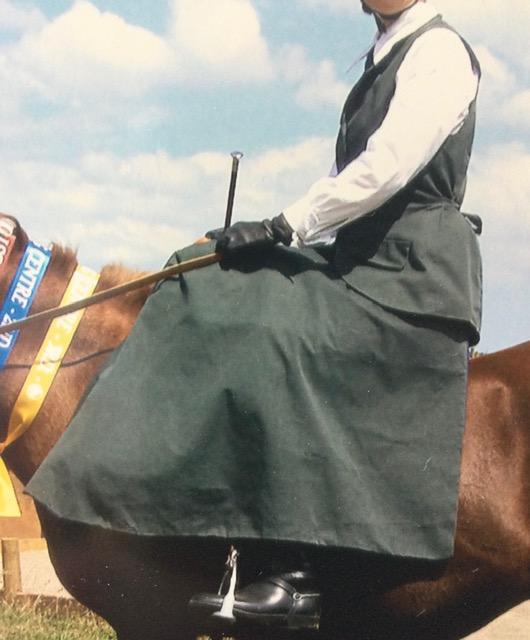 Tenue d'�quitation amazone taille 38-40 gilet long + tablier 75 Saint-Malo (35)