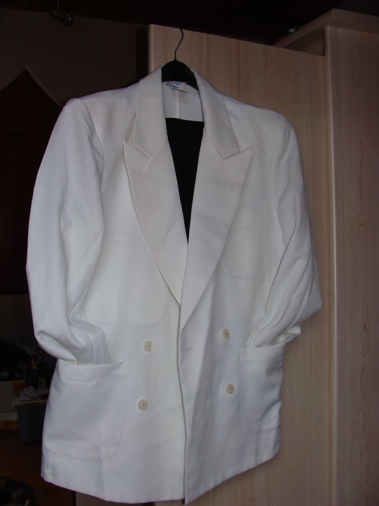 Tenue h�teli�re
110 Melun (77)