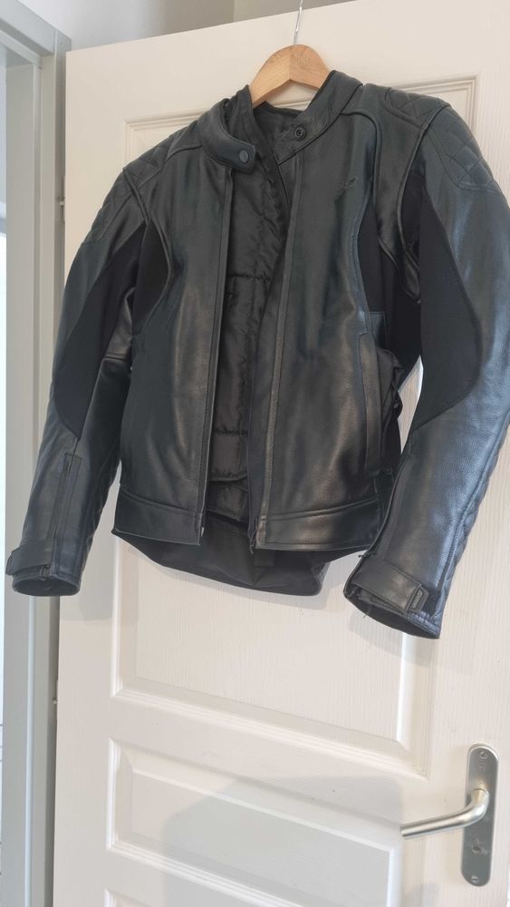 Un lot de tenue de moto femme 350 Montferrier-sur-Lez (34)