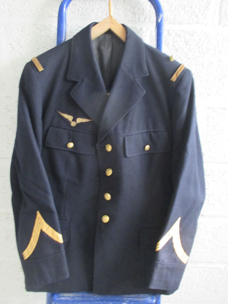 tenues militaire 50 Forges-les-Eaux (76)