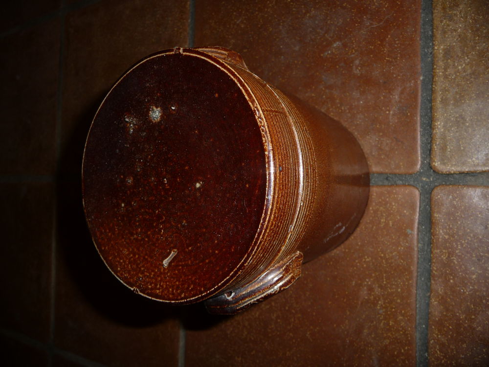 Pot en terre cuite 6 Saint-Quentin-sur-Nohain (58)