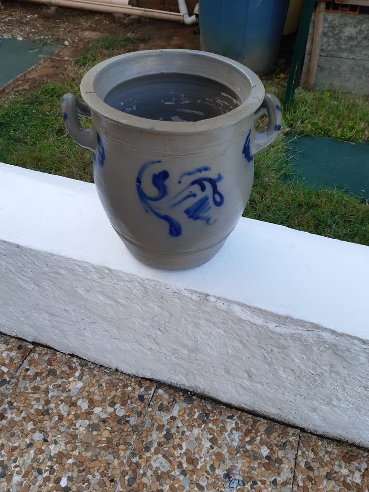 un pot en terre 30 Pradines (46)