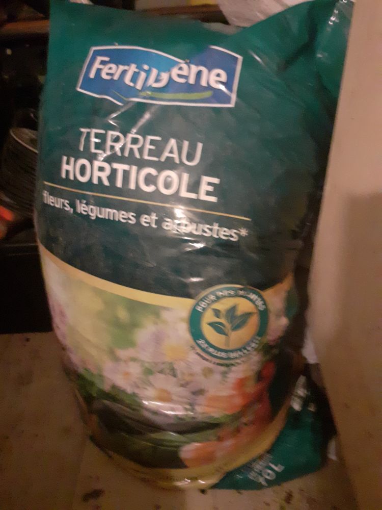 sac de terreau horticole 10 Juan Les Pins (06)