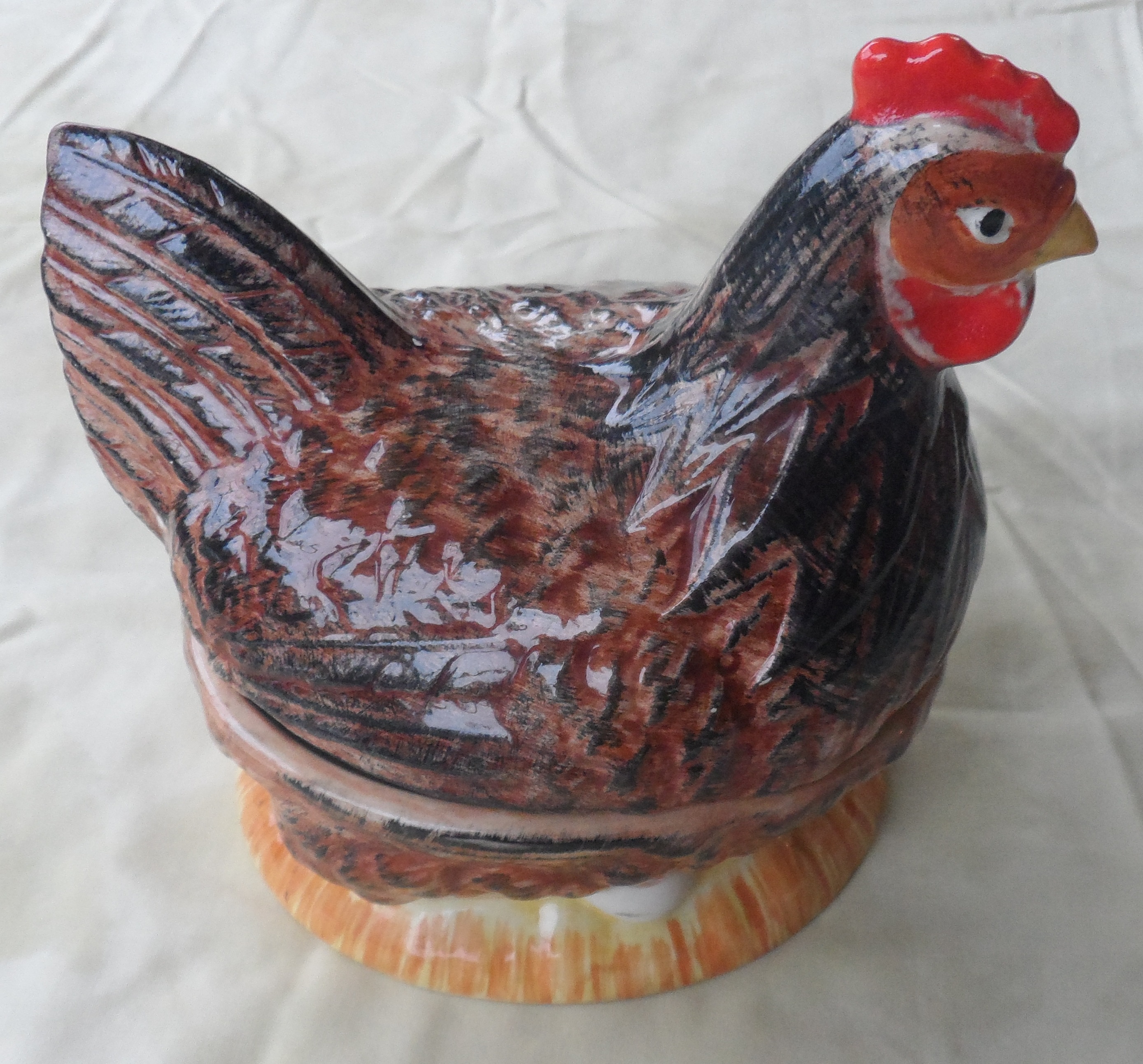 Terrine  poule neuve trouv�e dans un placard
vintage 50 Castries (34)