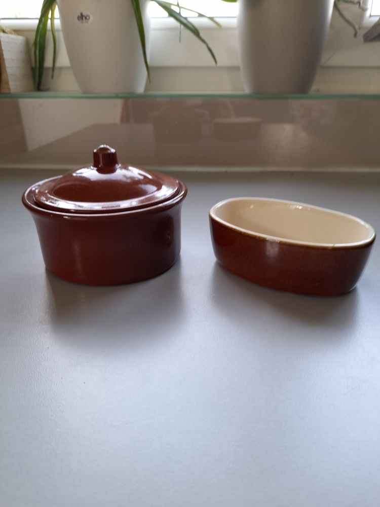 2 terrines en gr�s 5 Socx (59)