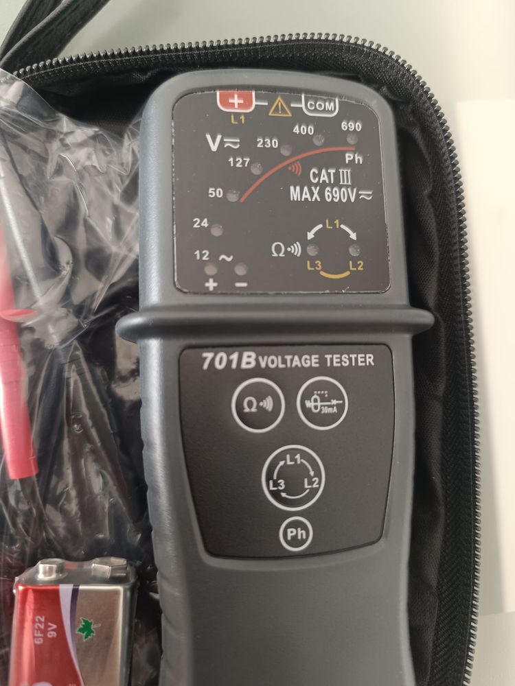 Testeur de tension FACOM 701B NEUF 80 Montigny-le-Bretonneux (78)