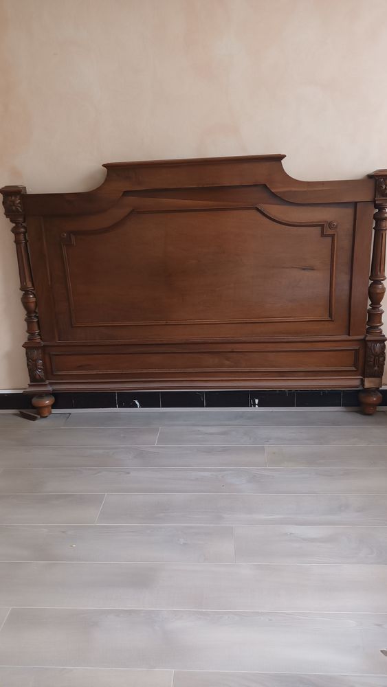T�te de lit en bois 30 Toulon (83)