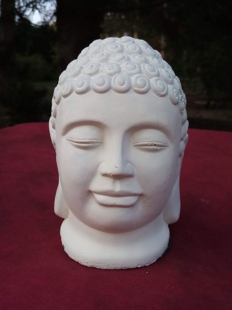 Tête de bouddha blanche en pierre reconstituée (n°17) 5 Avermes (03)