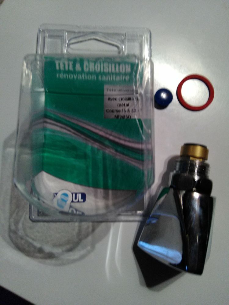 T�te  croisillon universelle de robinet salle d'eau 4 Landivy (53)