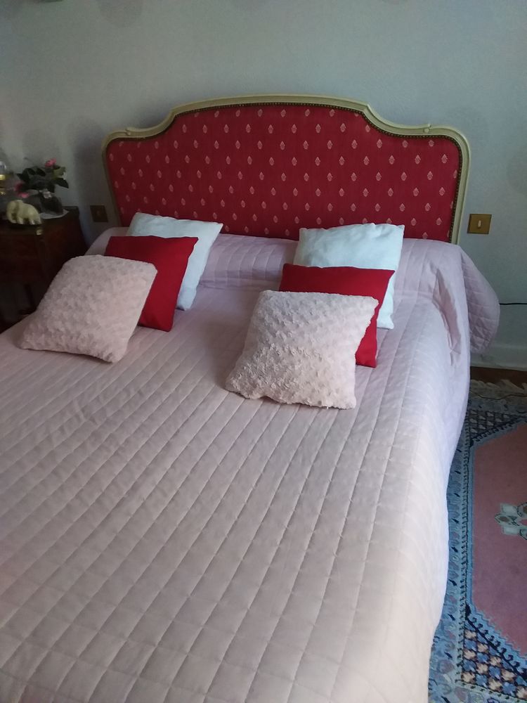 Tete de lit louis xv tissu framboise
Fonds de lit corbeille 100 Sorges (24)