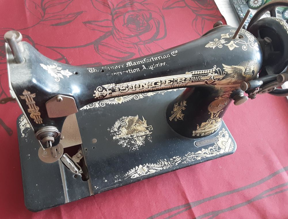 T�te de Machine � coudre ancienne (1915) 100 Pontoise (95)