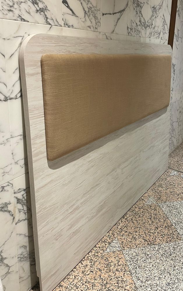 T�te de lit neuve, style moderne, beige dor� 150 Cap-d'Ail (06)