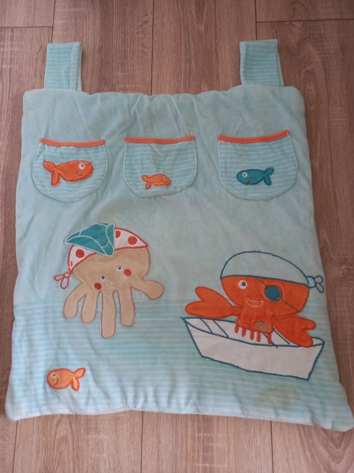 T�te de lit ou pied de lit b�b� bleu avec poches Kitchoun 1 Villiers (86)