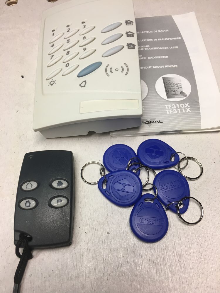 TF310X plus 5 badges TBE diagral 2010 120 Bagnols-sur-C�ze (30)