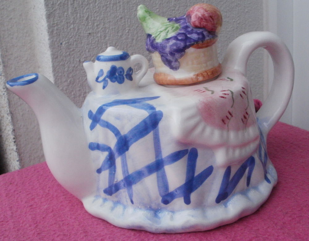 THEIERE en c�ramique contenance 25 cl 8 Montauban (82)