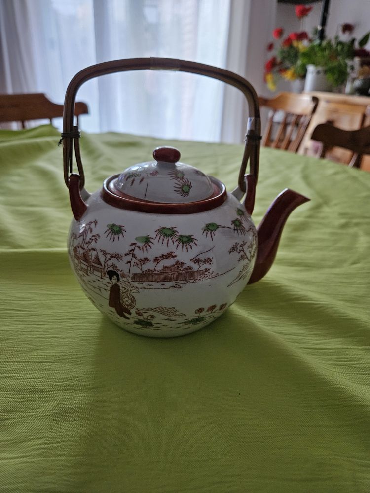 Th�i�re japonaise vintage en porcelaine Tr�s bon �tat� 40 Dourdan (91)