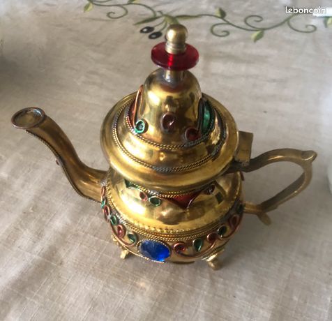 Th�i�re M�tal orientale EN ACIER
5 Carpentras (84)