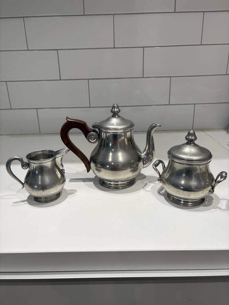 TH�I�RE + PETIT POT � LAIT+ SUCRIER 25 La Chevallerais (44)