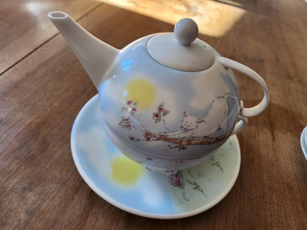 Th�i�re et sous tasses 5 Satillieu (07)